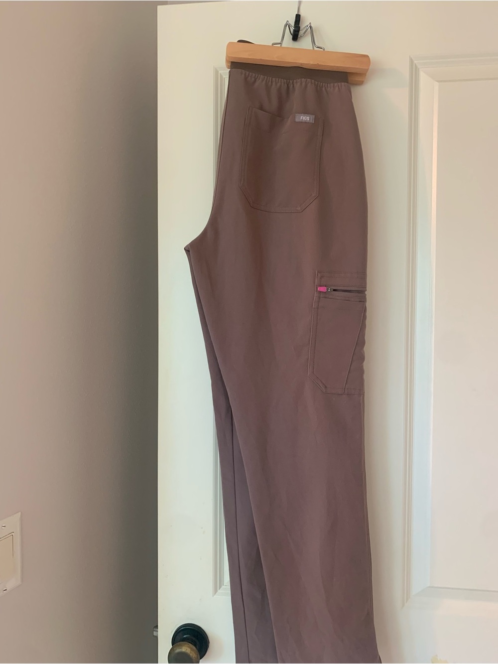 Figs smokey taupe straight leg yola pant - Picture 2 of 8